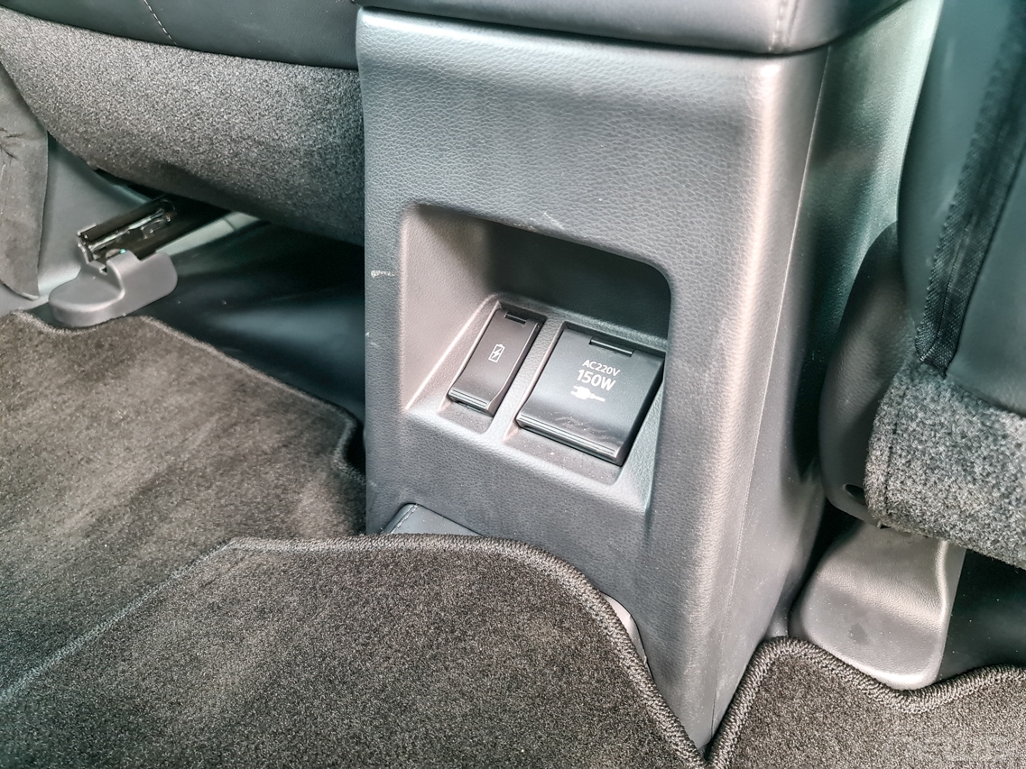 Đánh giá xe nhanh: Mitsubishi Pajero Sport 2020 4x2 AT Đánh giá xe nhanh: Mitsubishi Pajero Sport 2020 4x2 AT