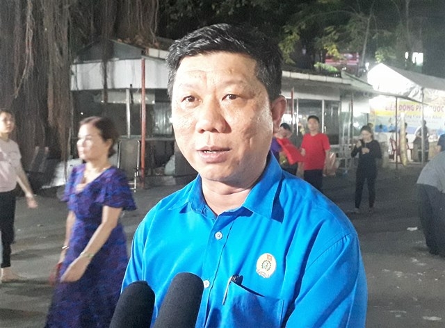 Dành tặng 400 phần quà cho công nhân tiêu biểu, có hoàn cảnh khó khăn danh tang 400 phan qua cho cong nhan tieu bieu co hoan canh kho khan