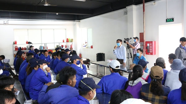 tuyen truyen ve phong chong dich benh virus corona moi cho hon 40 ngan cong nhan