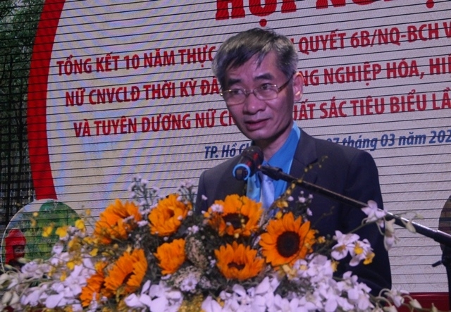 Tuyên dương 40 tập thể và 80 cá nhân "Giỏi việc nước, đảm việc nhà" tuyen duong 40 tap the va 80 ca nhan gioi viec nuoc dam viec nha