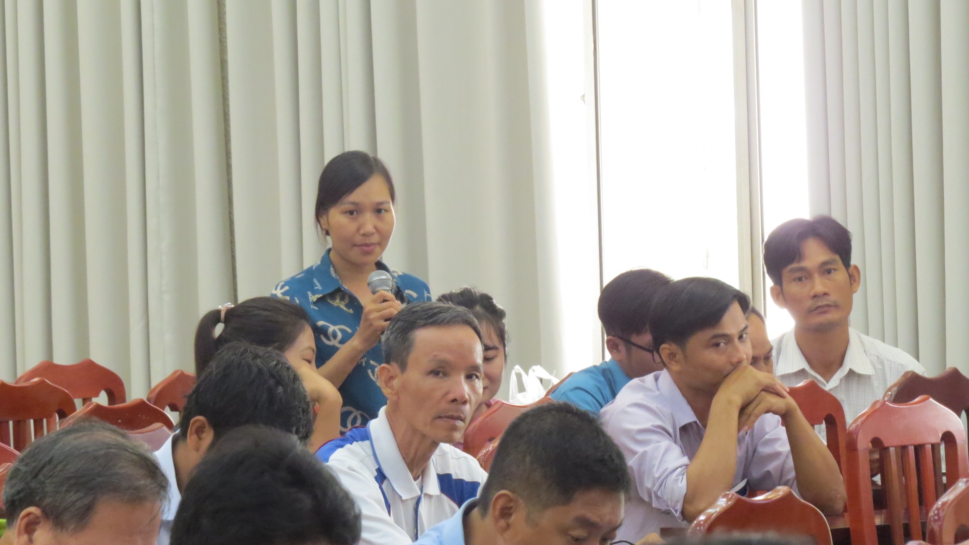 Hơn 400 đoàn viên, người lao động hưởng ứng Ngày pháp luật Việt Nam hon 400 doan vien nguoi lao dong huong ung ngay phap luat