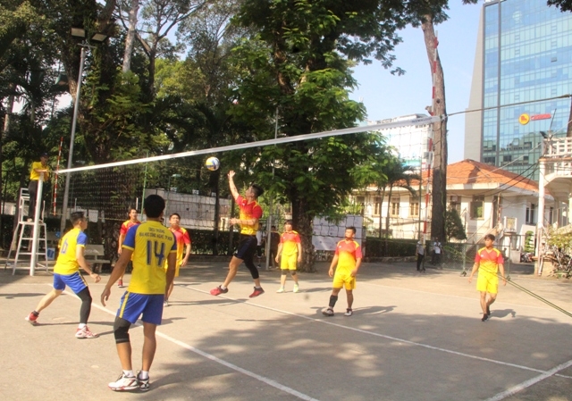 Hơn 600 vận động viên tham dự hội thao truyền thống hon 600 van dong vien tham du hoi thao truyen thong