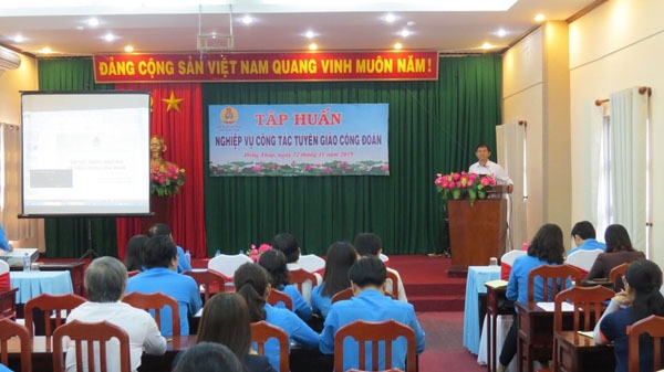 50 can bo cong doan du tap huan nghiep vu ve tuyen giao cong doan tien giang