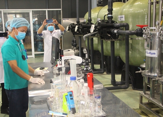 Nước uống ion kiềm Fujiwa, sạch từ nguồn nước ở độ sâu 180m nuoc uong ion kiem fujiwa sach tu nguon nuoc o do sau 180m