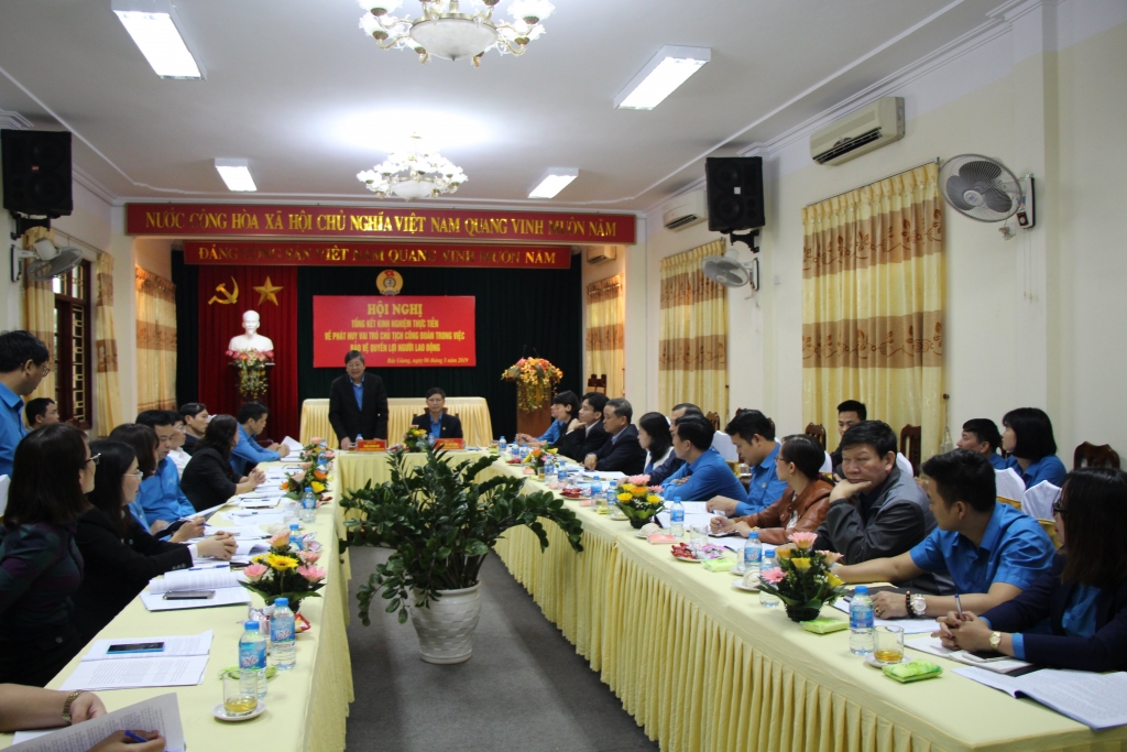 gian nan hanh trinh cong doan bao ve nguoi lao dong