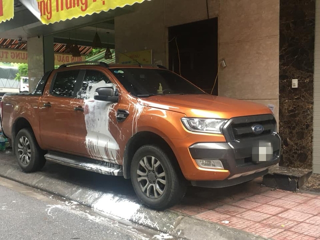 van hoa do xe truoc cua can lam y thuc