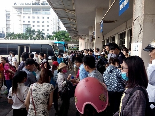 ha noi tang cuong them 300 xe khach phuc vu nghi le 29