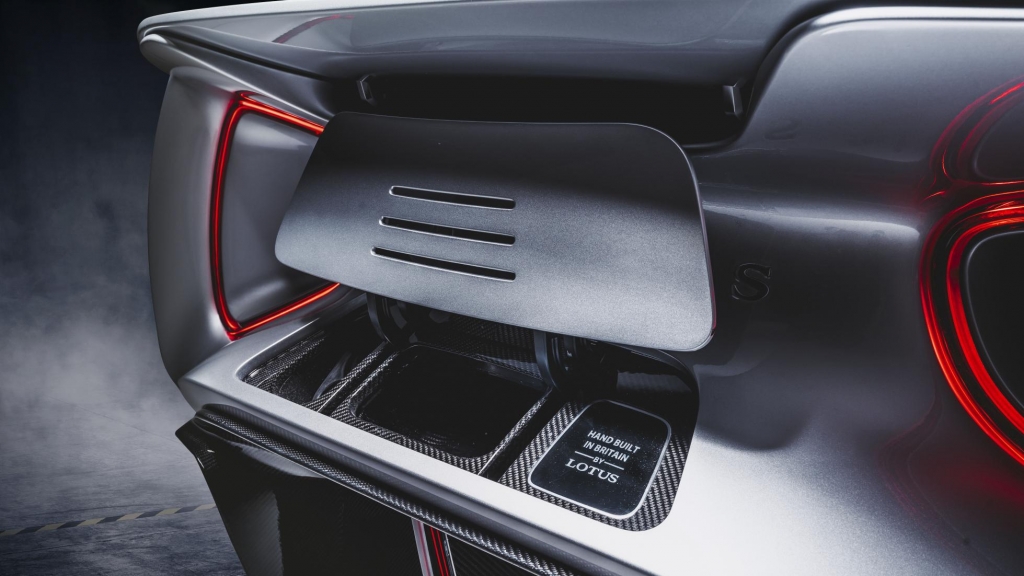 Mới ra mắt, siêu xe điện mạnh nhất thế giới bị chê chạy chậm moi ra mat sieu xe dien manh nhat the gioi bi che chay cham