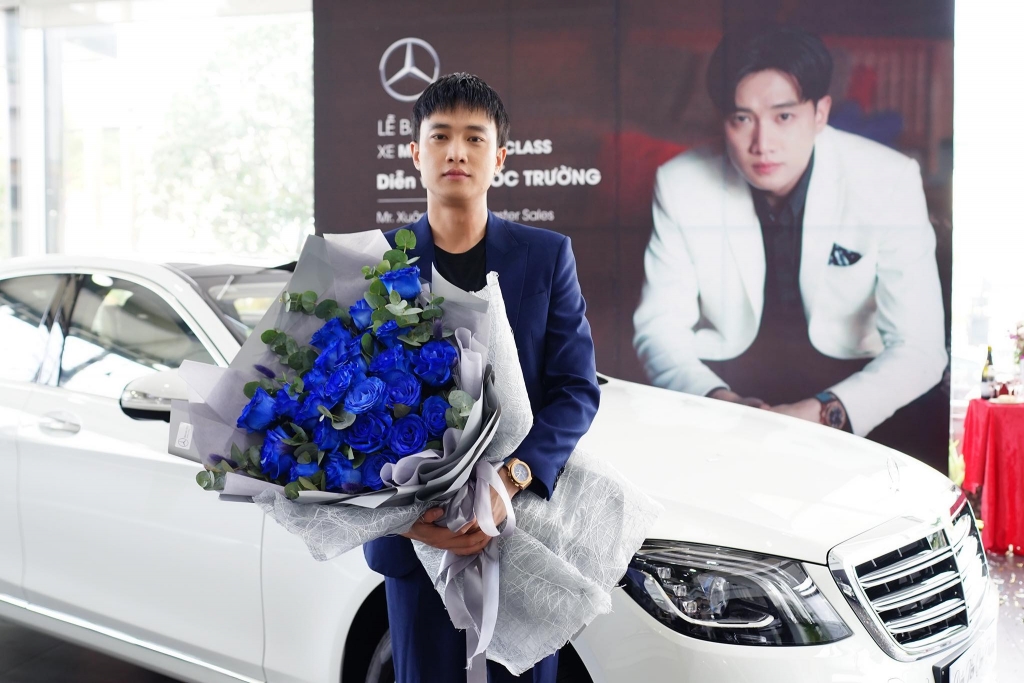 hau ve nha di con quoc truong tau xe sang gan 5 ty dong