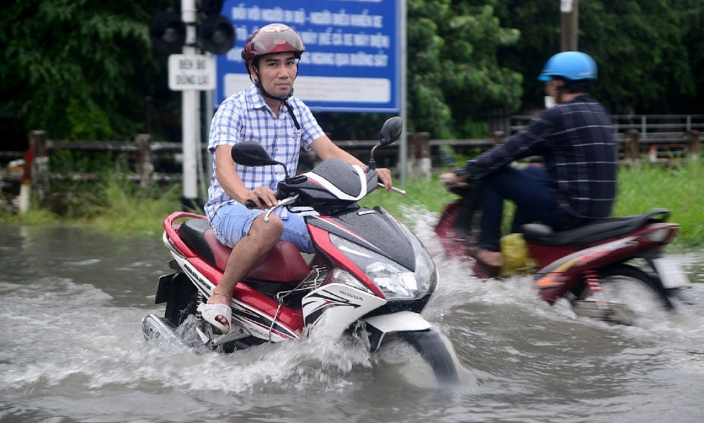 nhung nguy co hong hoc tram trong khi xe may ga loi nuoc