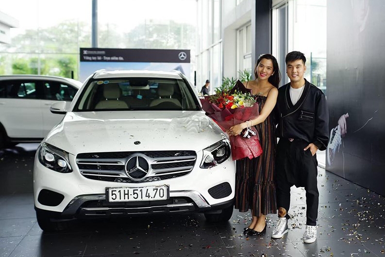 ung hoang phuc manh tay do mercedes benz glc 250 len body kit glc 63