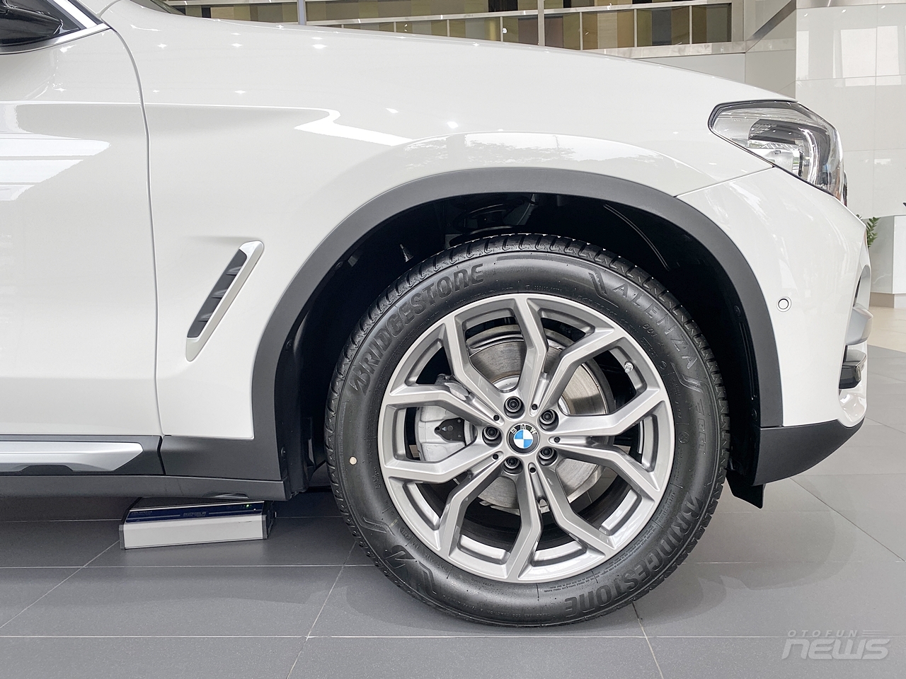 can canh bmw x3 2020 gia 27 ty dong