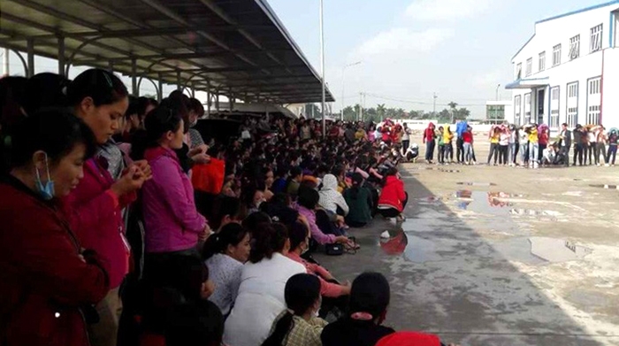 Doanh nghiệp thưởng tết quá thấp, hơn 1.000 công nhân nghỉ việc đòi quyền lợi