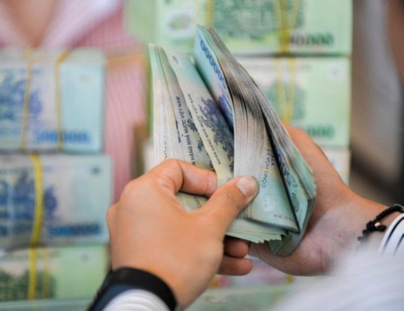 Ngân hàng lãi lớn và lợi nhuận của khách hàng