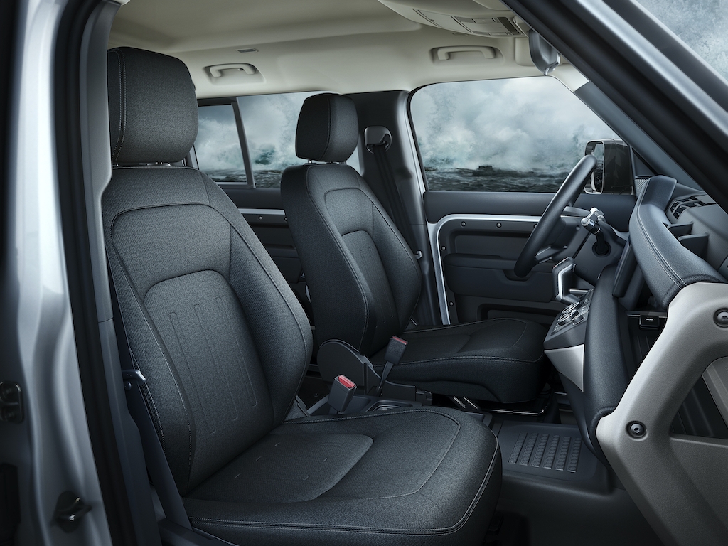 'Huyền thoại' Land Rover Defender về Việt Nam với giá giá 3,7 tỷ đồng huyen thoai land rover defender ve viet nam voi gia gia 37 ty dong