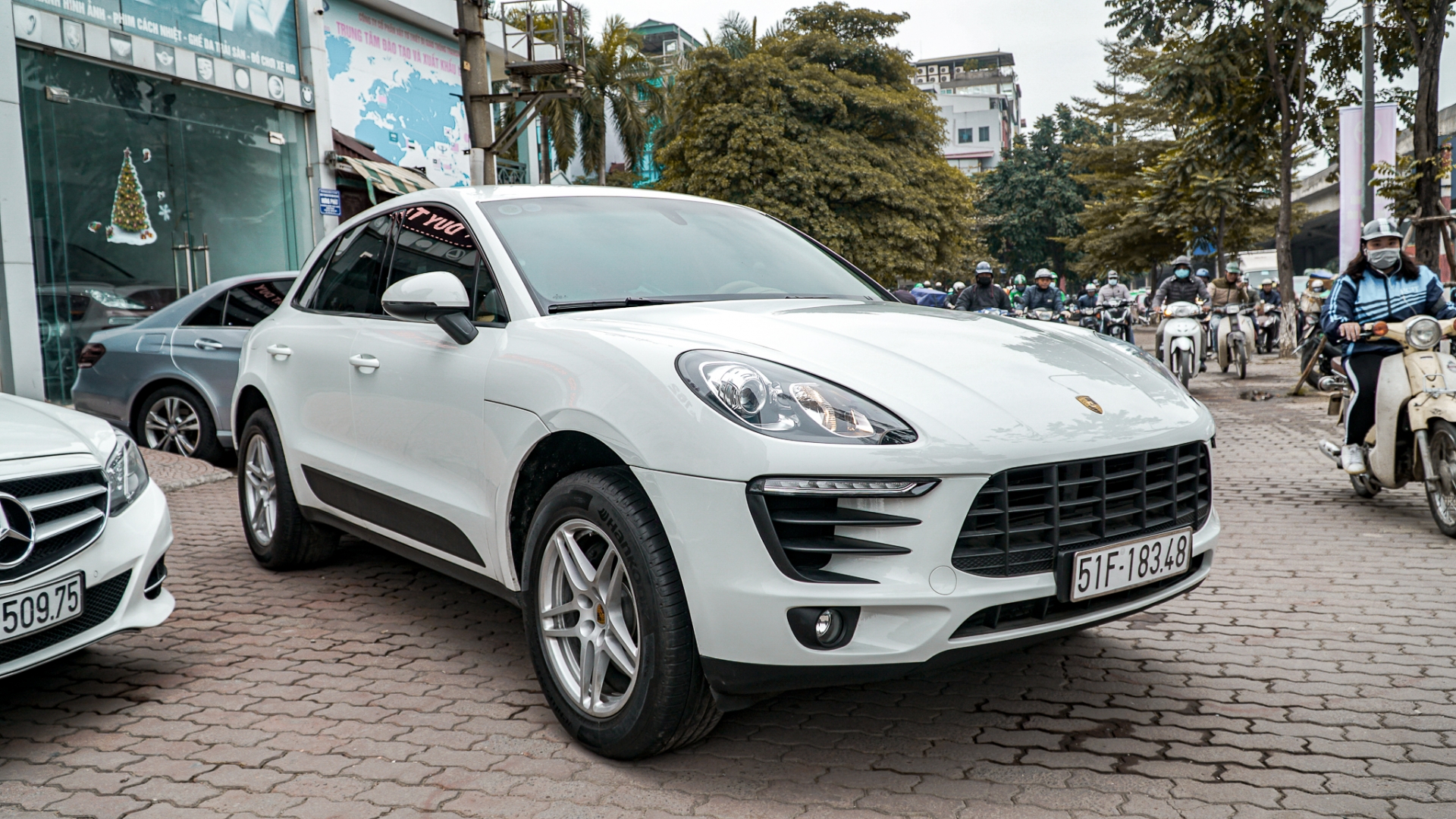 porsche macan cu gia 25 ty xe sang danh cho nguoi thich cam lai