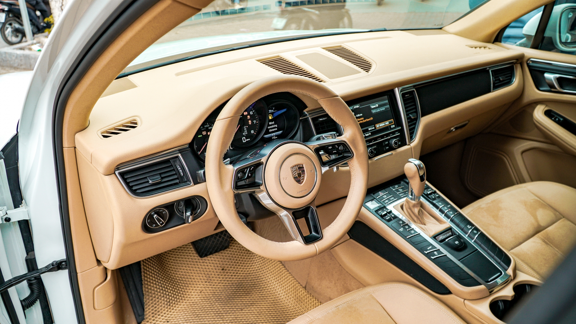 porsche macan cu gia 25 ty xe sang danh cho nguoi thich cam lai