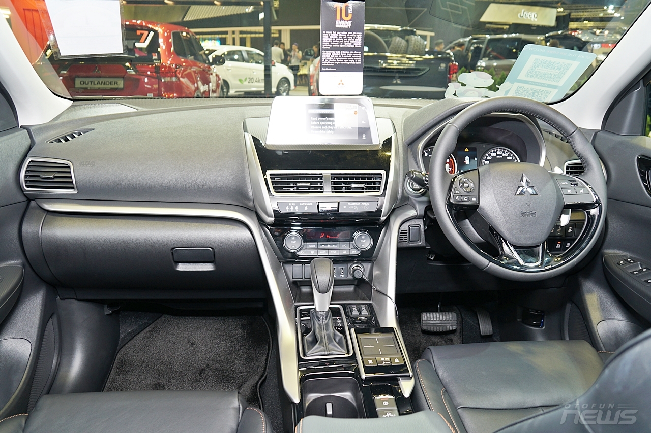 Cận cảnh Mitsubishi Eclipse Cross sắp được bán tại Việt Nam can canh mitsubishi eclipse cross sap duoc ban tai viet nam