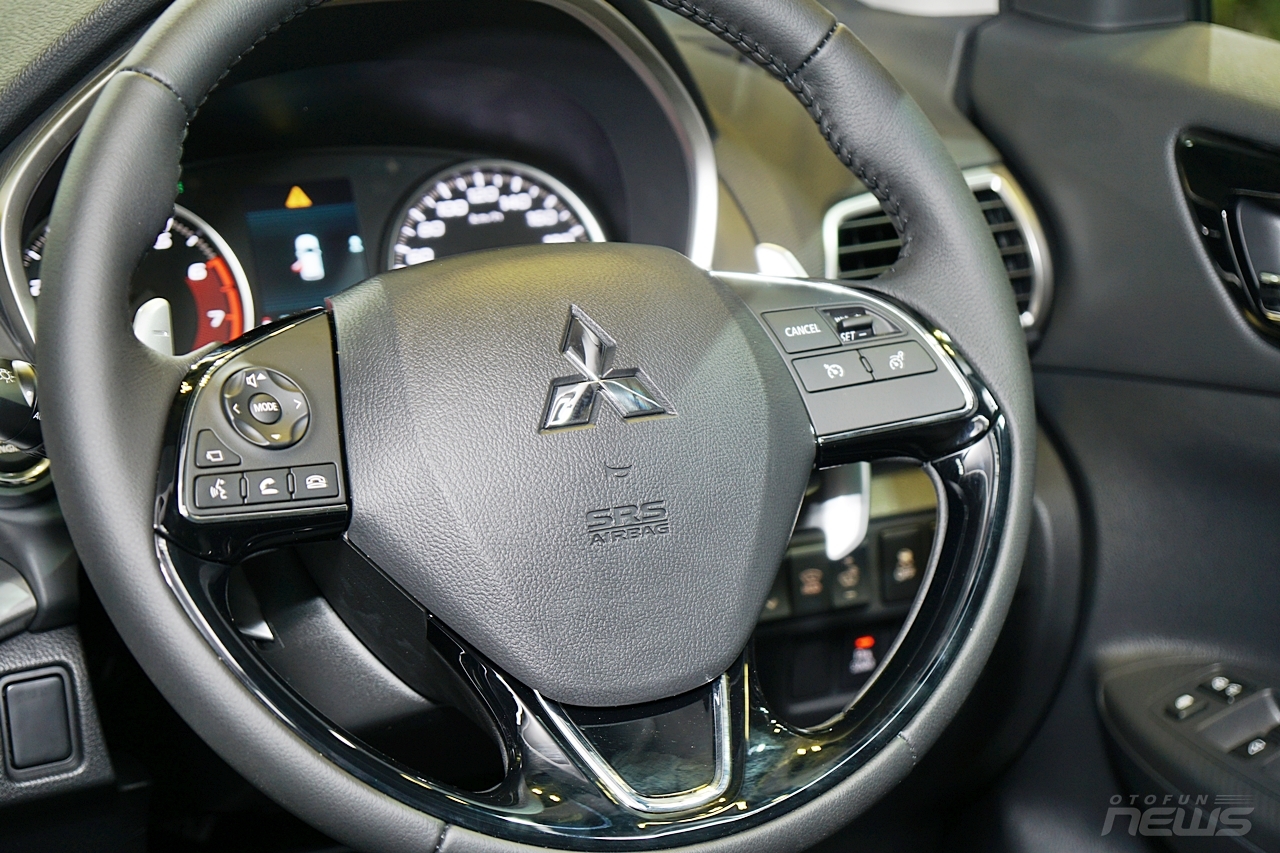 Cận cảnh Mitsubishi Eclipse Cross sắp được bán tại Việt Nam can canh mitsubishi eclipse cross sap duoc ban tai viet nam