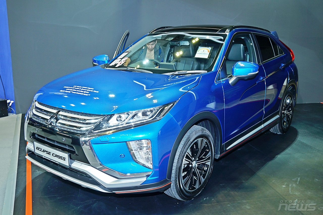 Cận cảnh Mitsubishi Eclipse Cross sắp được bán tại Việt Nam can canh mitsubishi eclipse cross sap duoc ban tai viet nam