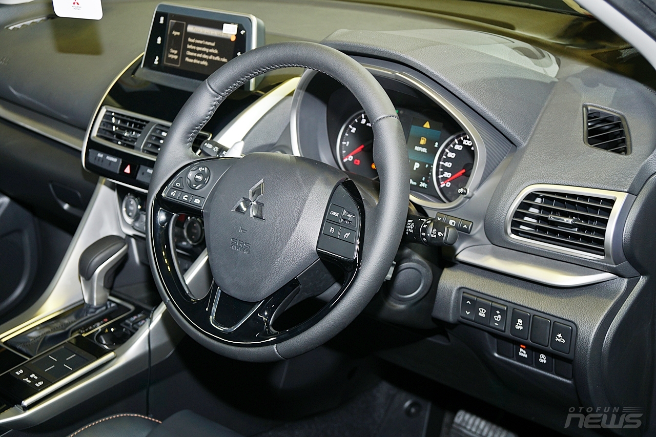 Cận cảnh Mitsubishi Eclipse Cross sắp được bán tại Việt Nam can canh mitsubishi eclipse cross sap duoc ban tai viet nam