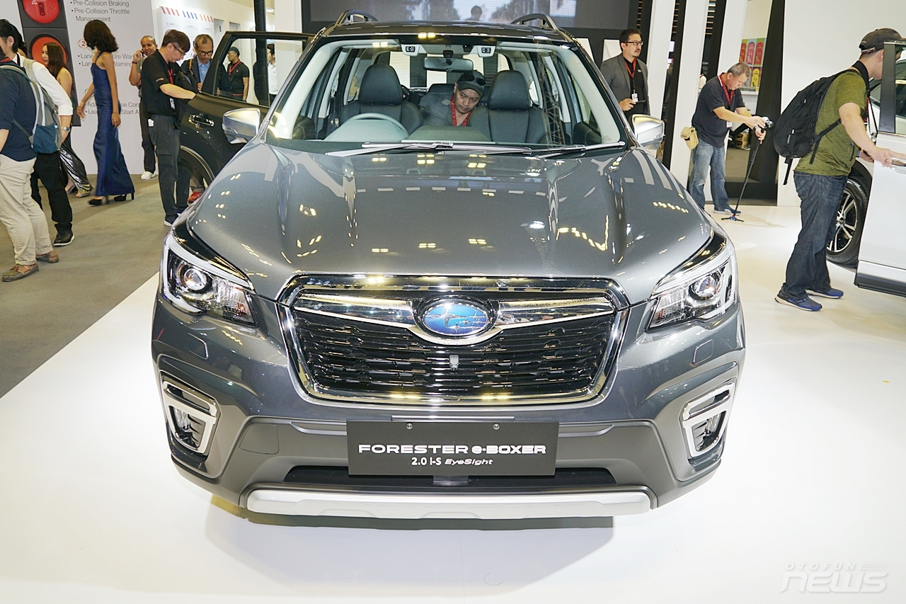 Cận cảnh xe 'lai' Subaru Forester e-Boxer can canh xe lai subaru forester e boxer