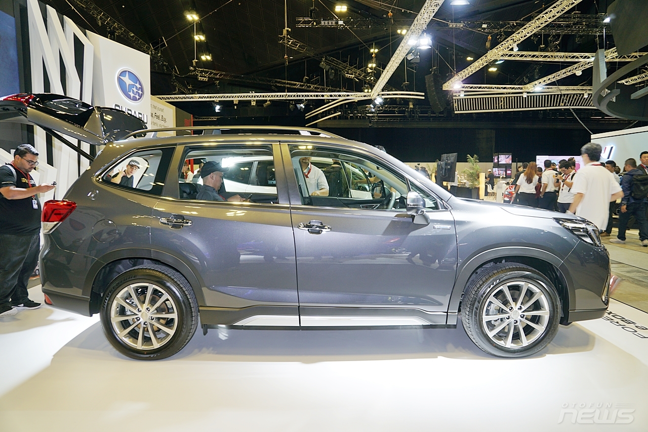 Cận cảnh xe 'lai' Subaru Forester e-Boxer can canh xe lai subaru forester e boxer