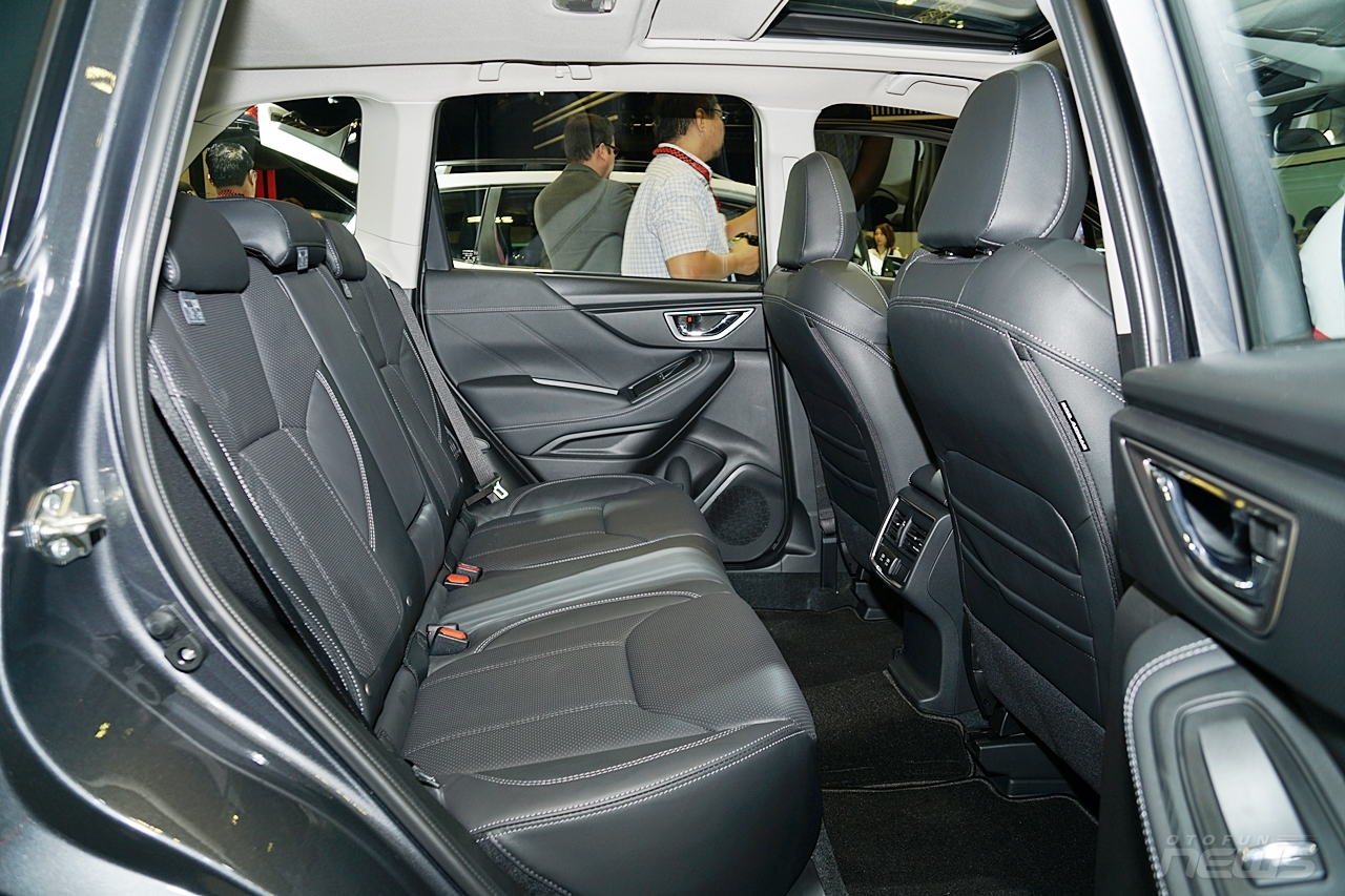 Cận cảnh xe 'lai' Subaru Forester e-Boxer can canh xe lai subaru forester e boxer