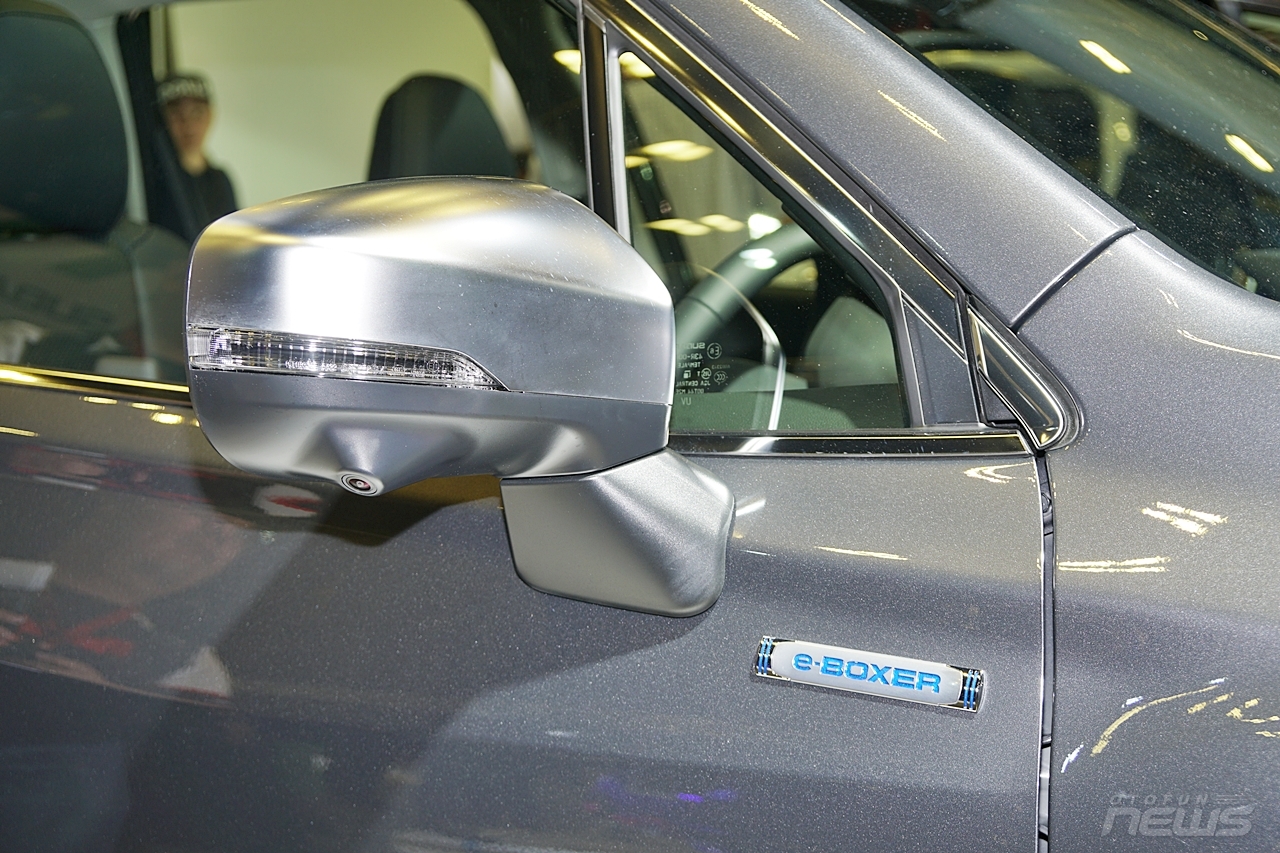 Cận cảnh xe 'lai' Subaru Forester e-Boxer can canh xe lai subaru forester e boxer