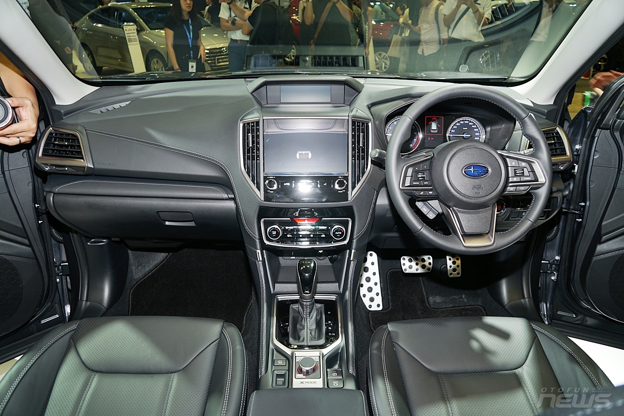 Cận cảnh xe 'lai' Subaru Forester e-Boxer can canh xe lai subaru forester e boxer