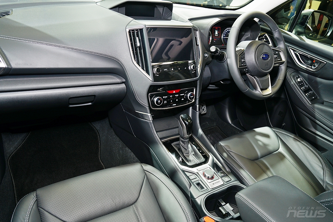 Cận cảnh xe 'lai' Subaru Forester e-Boxer can canh xe lai subaru forester e boxer