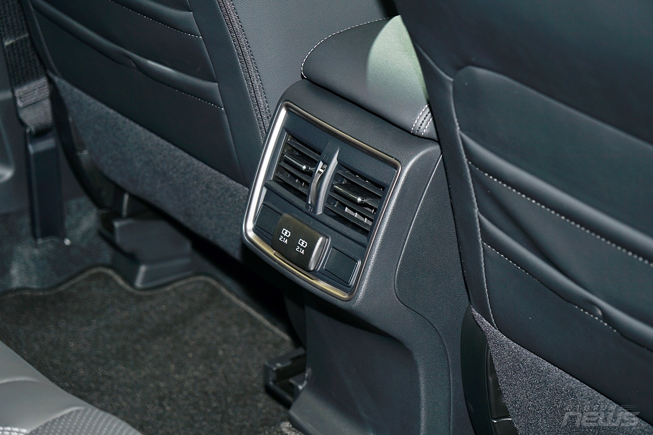 Cận cảnh xe 'lai' Subaru Forester e-Boxer can canh xe lai subaru forester e boxer