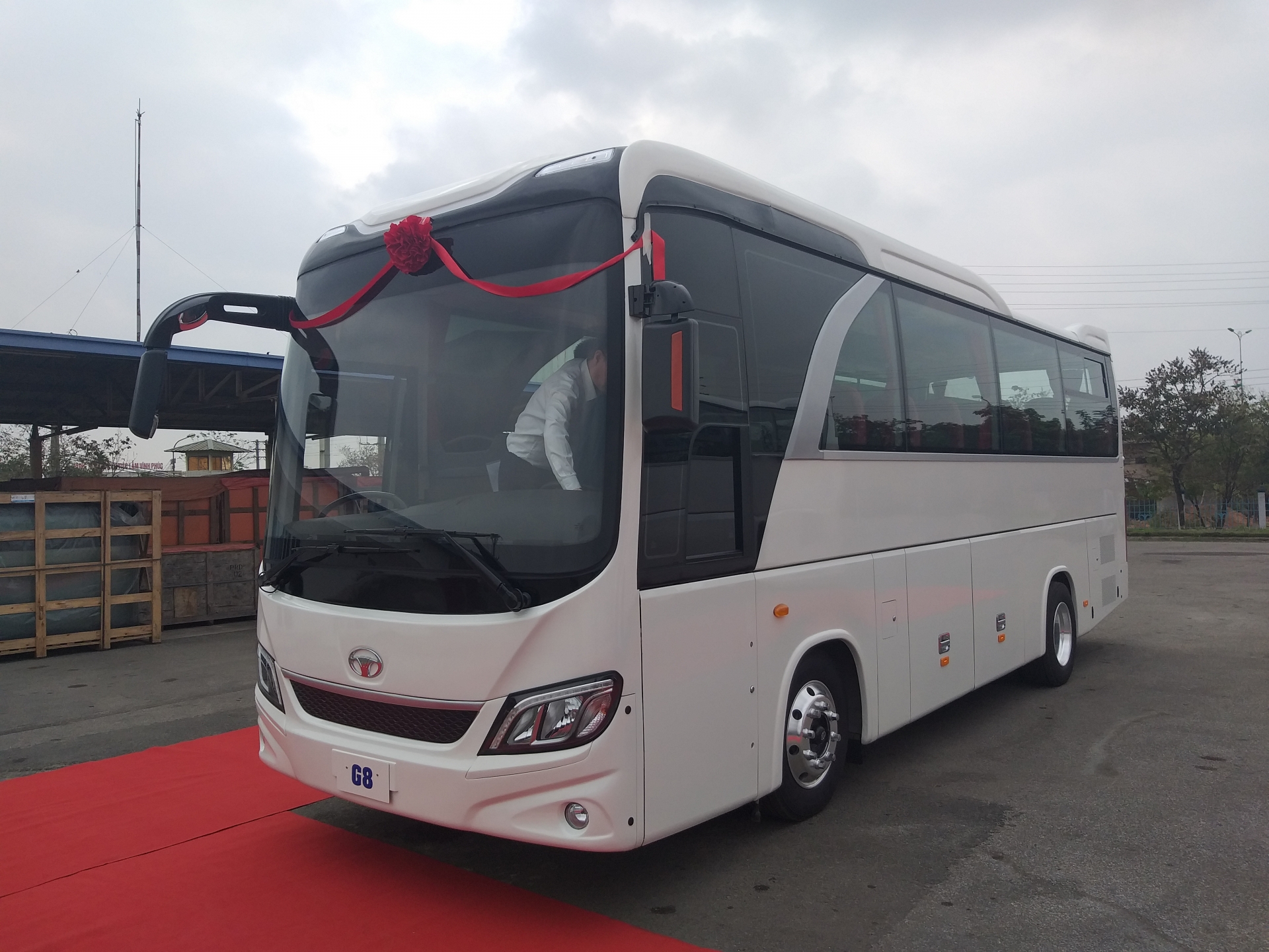 daewoo bus viet nam gioi thieu hai dong xe khach g8 va g12 phien ban moi
