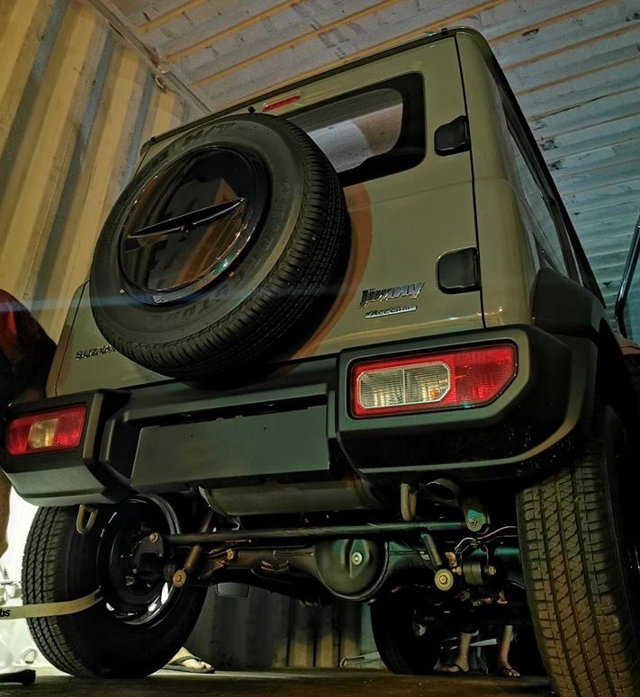 suzuki jimny dau tien ve viet nam voi gia 15 ty dong