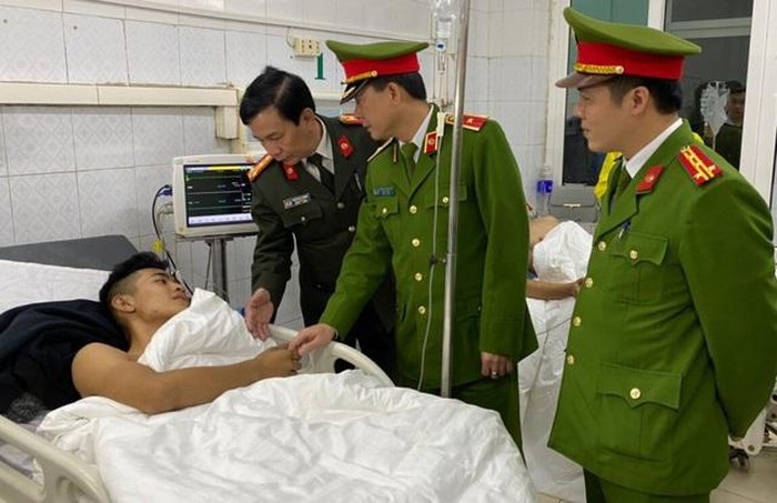 Cháy nhà ra... những tấm gương sáng chay nha ra nhung tam guong sang