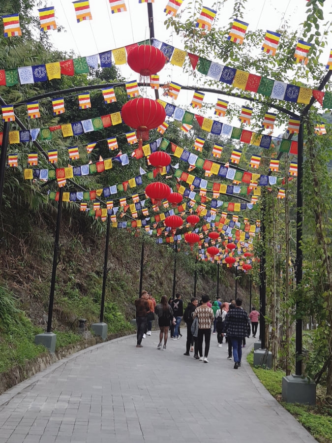 Mùng 2 Tết: Nhiều người mới ‘được’ đi chùa cầu an mung 2 tet nhieu nguoi moi duoc di chua cau an