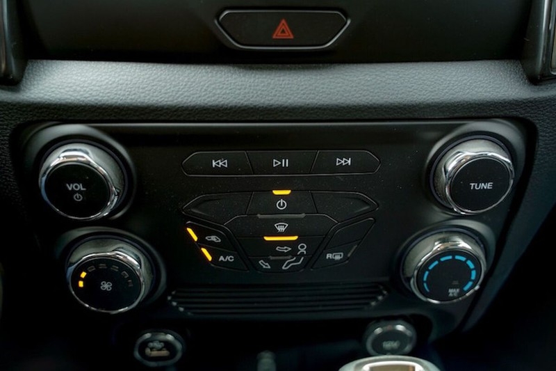 can canh ford ranger 2020 phien ban may dau 22l