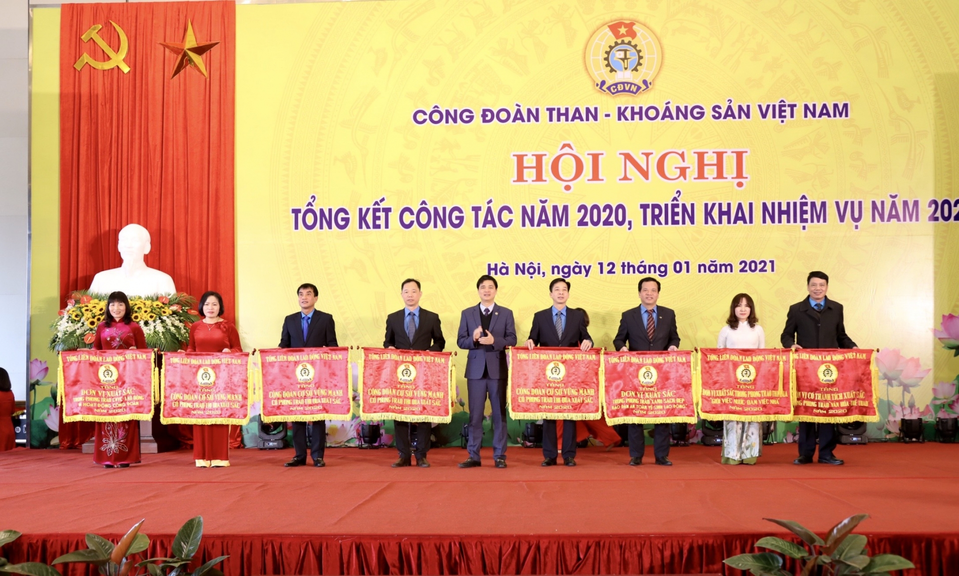 Đẩy nhanh năng suất lao động nhưng phải an toàn hơn cho người lao động Đẩy nhanh năng suất lao động nhưng phải an toàn hơn cho người lao động