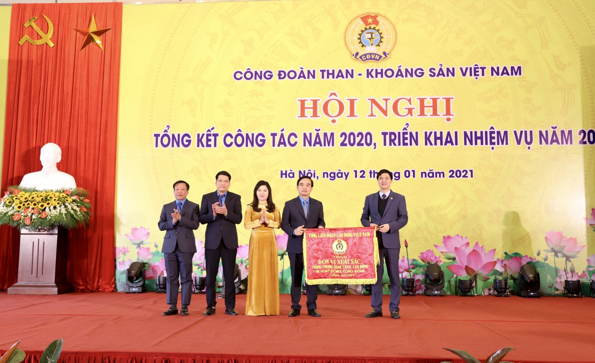 Đẩy nhanh năng suất lao động nhưng phải an toàn hơn cho người lao động Đẩy nhanh năng suất lao động nhưng phải an toàn hơn cho người lao động