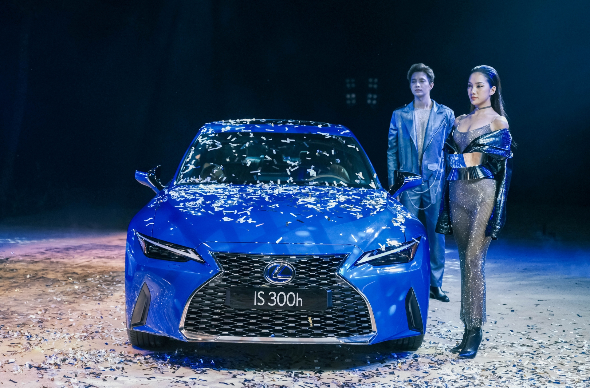 Xe ra mắt đầu tiên năm 2021: Lexus IS, 3 phiên bản, giá từ 2,1 tỷ đồng Xe ra mắt đầu tiên năm 2021: Lexus IS, 3 phiên bản, giá từ 2,1 tỷ đồng