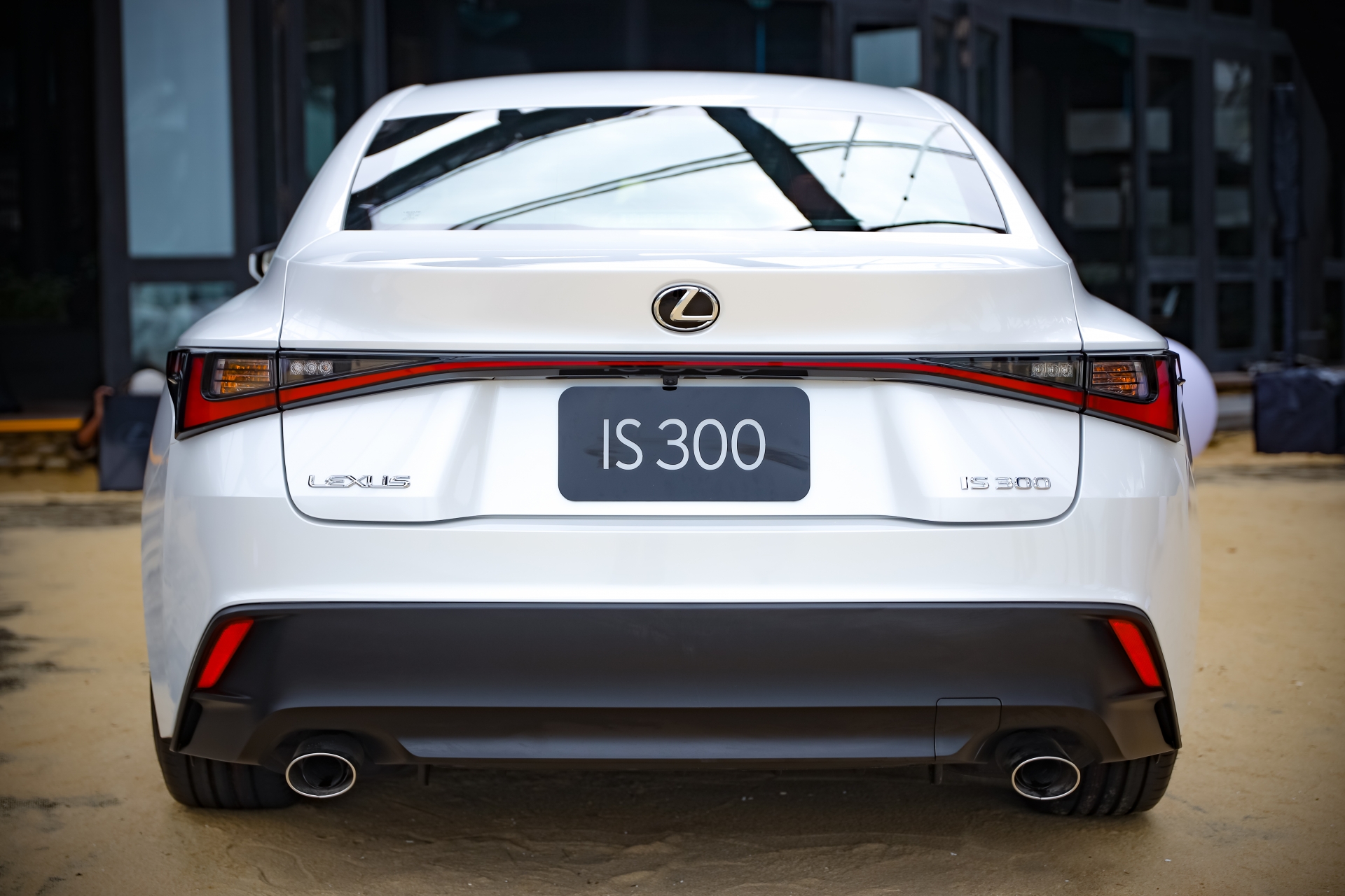Xe ra mắt đầu tiên năm 2021: Lexus IS, 3 phiên bản, giá từ 2,1 tỷ đồng Xe ra mắt đầu tiên năm 2021: Lexus IS, 3 phiên bản, giá từ 2,1 tỷ đồng