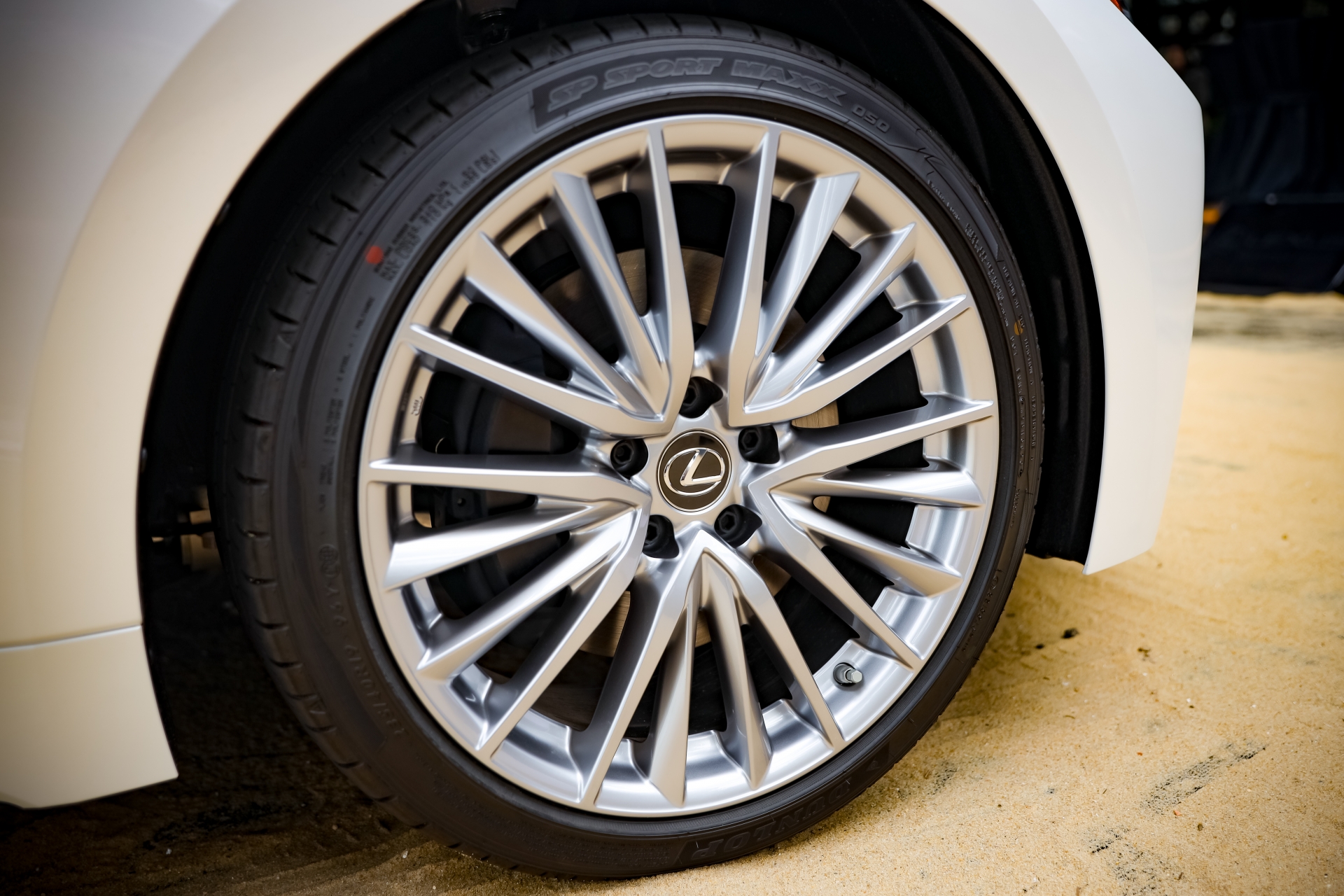 Xe ra mắt đầu tiên năm 2021: Lexus IS, 3 phiên bản, giá từ 2,1 tỷ đồng Xe ra mắt đầu tiên năm 2021: Lexus IS, 3 phiên bản, giá từ 2,1 tỷ đồng