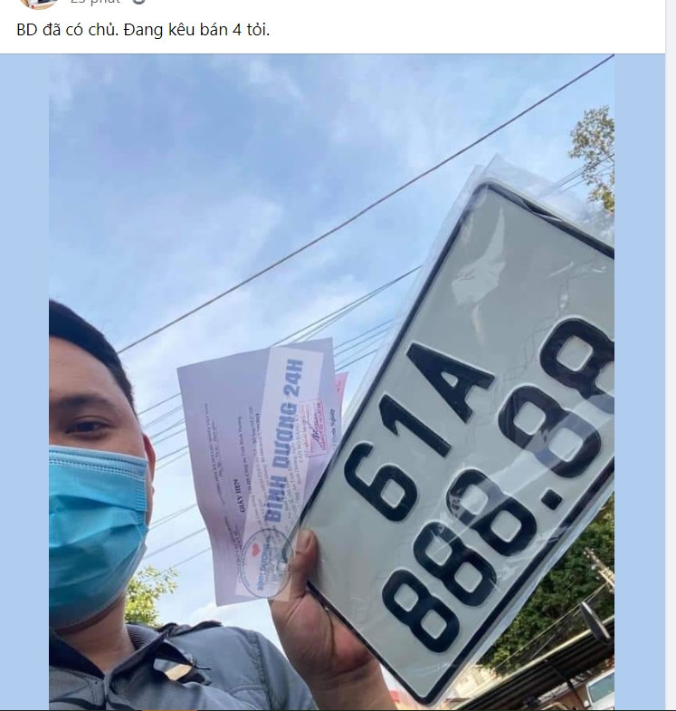 Mercedes-Benz GLC 200 tăng giá gấp đôi sau khi bấm được biển 