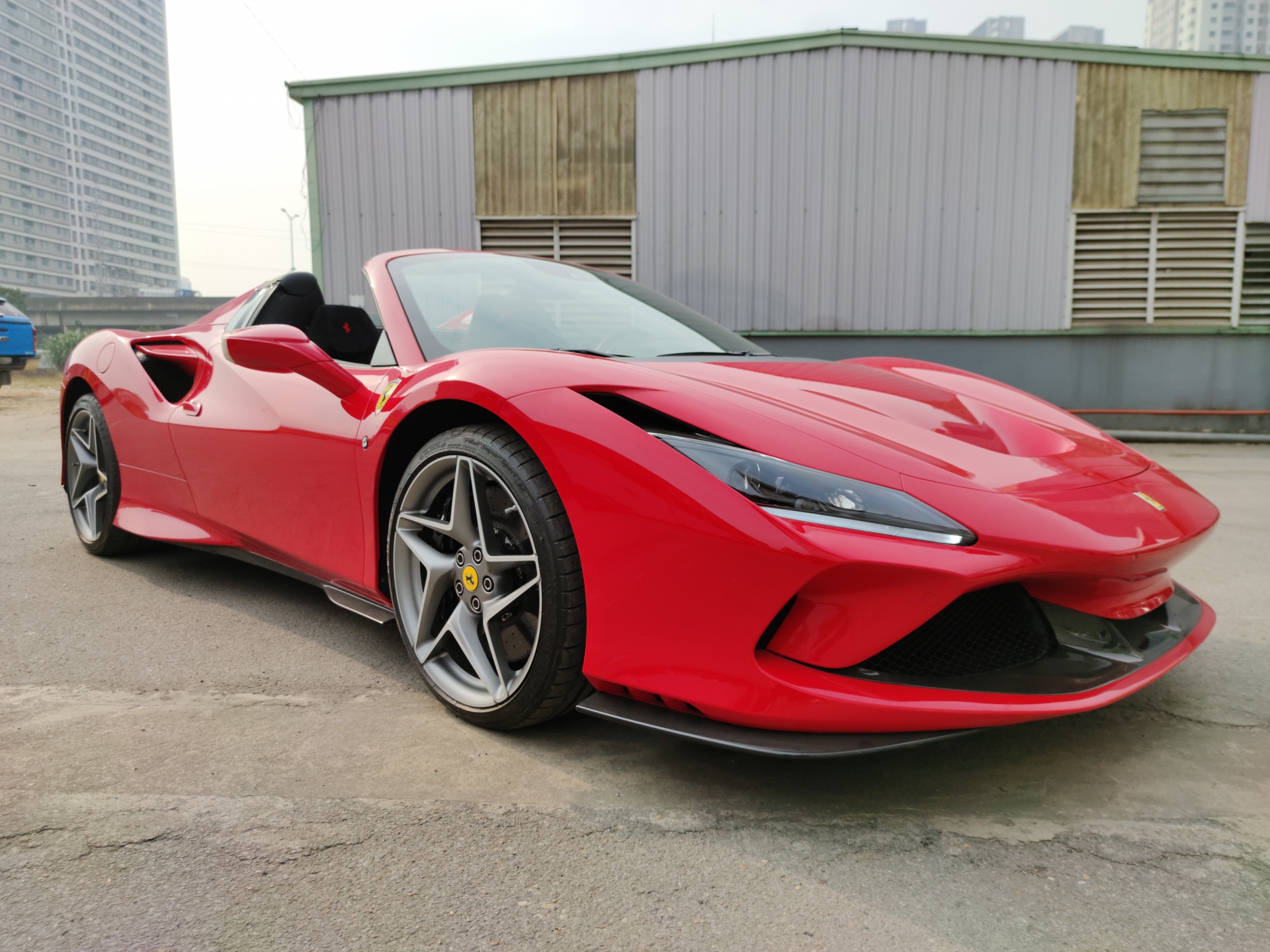 Siêu phẩm Ferrari F8 Tributo Spider thứ hai cập bến Việt Nam Siêu phẩm Ferrari F8 Tributo Spider thứ hai cập bến Việt Nam
