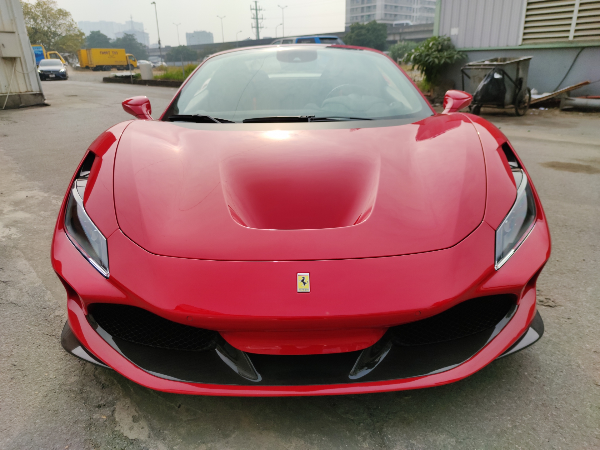 Siêu phẩm Ferrari F8 Tributo Spider thứ hai cập bến Việt Nam Siêu phẩm Ferrari F8 Tributo Spider thứ hai cập bến Việt Nam