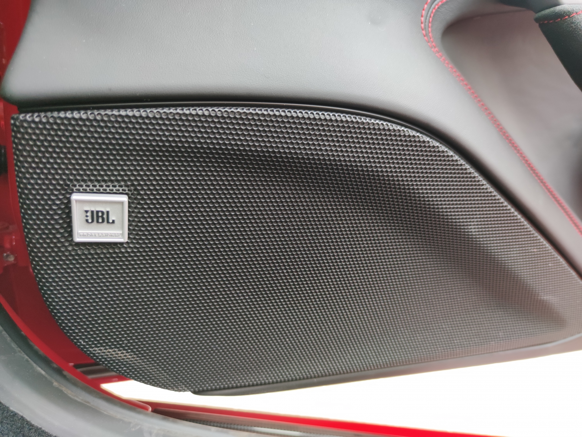 Siêu phẩm Ferrari F8 Tributo Spider thứ hai cập bến Việt Nam Siêu phẩm Ferrari F8 Tributo Spider thứ hai cập bến Việt Nam