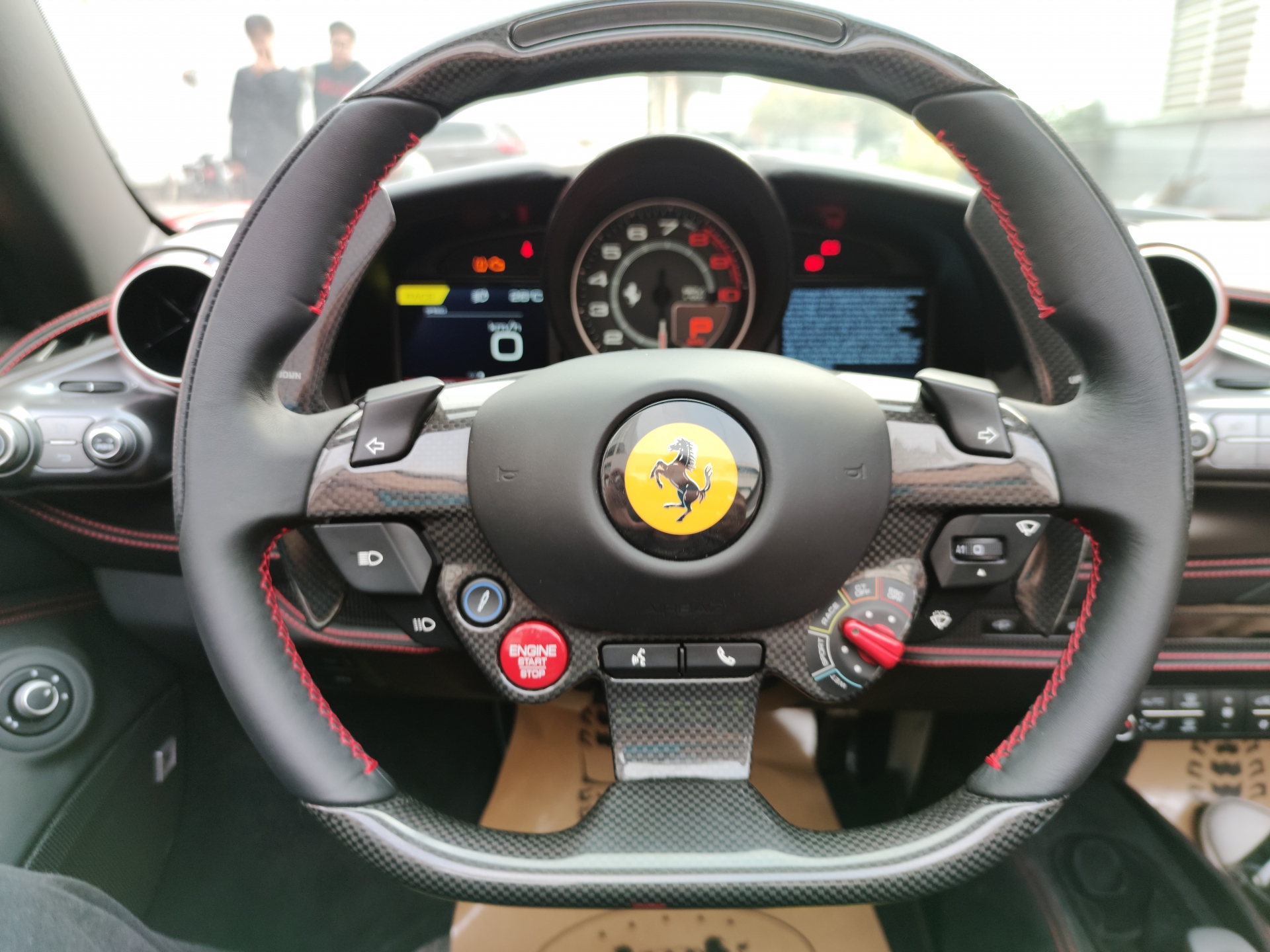 Siêu phẩm Ferrari F8 Tributo Spider thứ hai cập bến Việt Nam Siêu phẩm Ferrari F8 Tributo Spider thứ hai cập bến Việt Nam