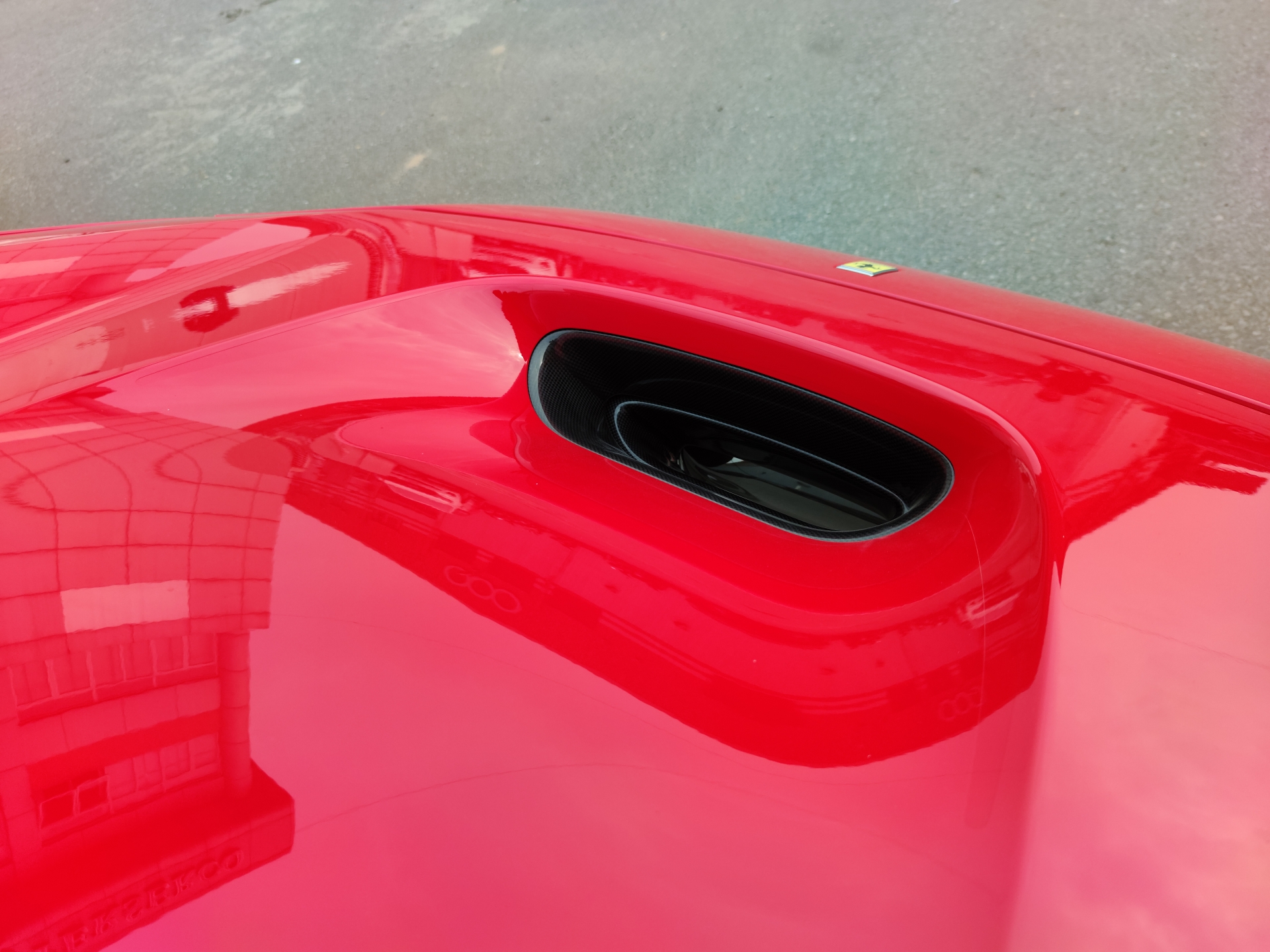 Siêu phẩm Ferrari F8 Tributo Spider thứ hai cập bến Việt Nam Siêu phẩm Ferrari F8 Tributo Spider thứ hai cập bến Việt Nam