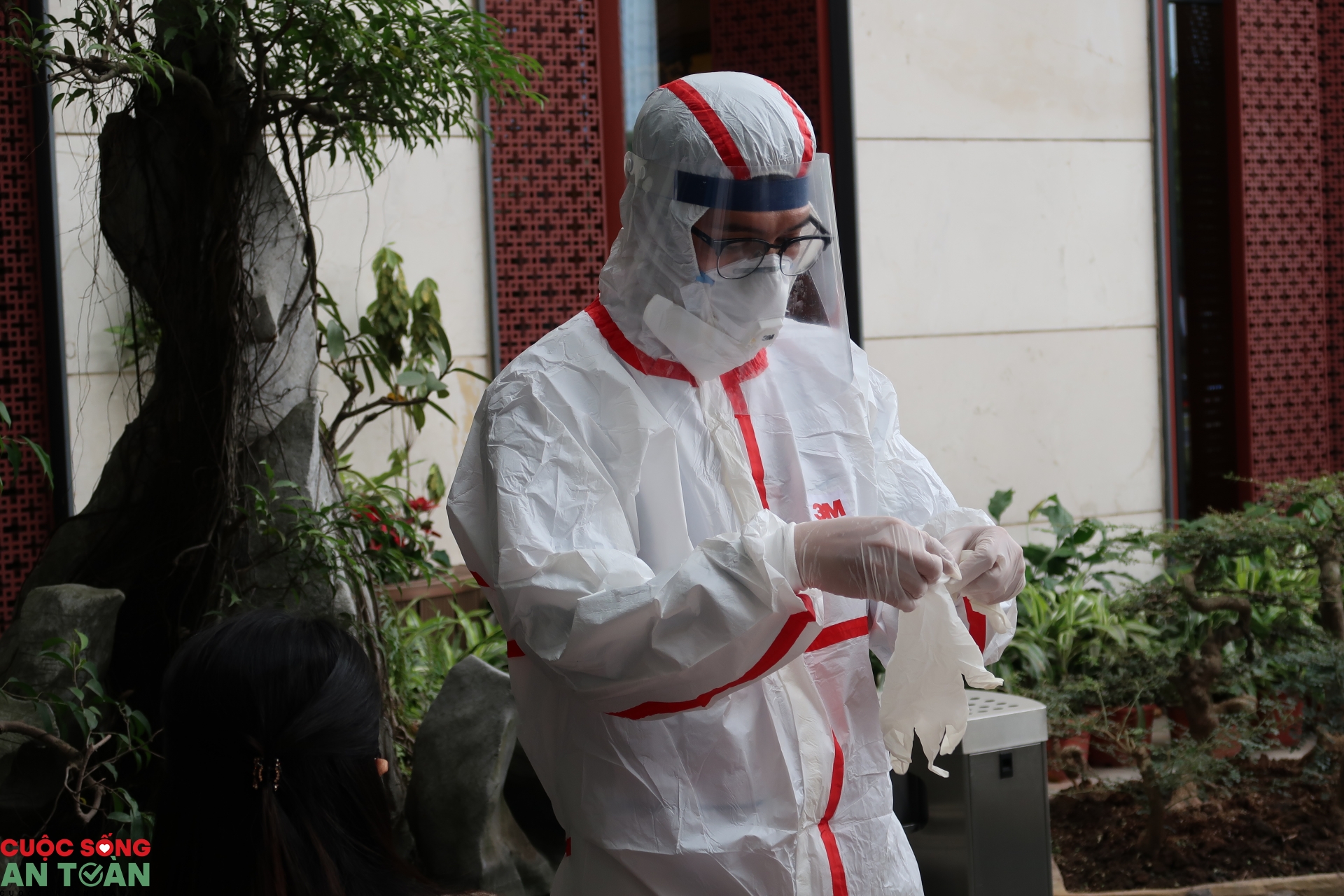 Phóng viên, biên tập viên phục vụ Đại hội XIII được xét nghiệm Covid-19 lần thứ 3