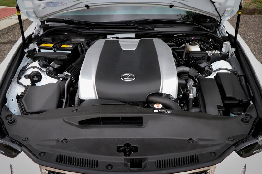 Đối thủ của Lexus IS 300 2021 tại thị trường Việt Nam là ai?